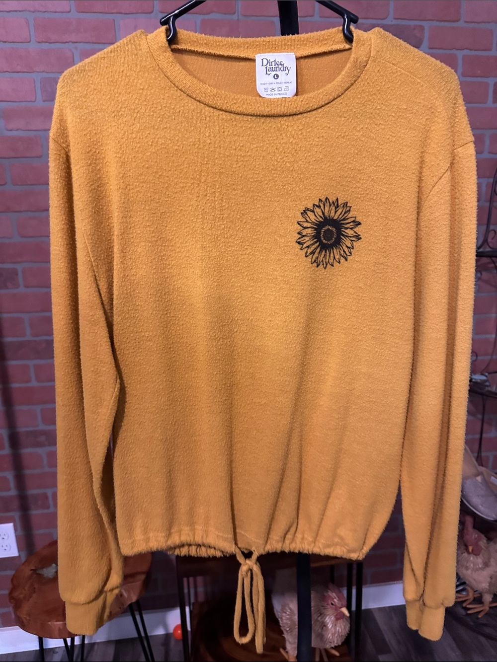 Dirt Laundry Women's Mustard Sunflower Tie-Hem Sweatshirt
